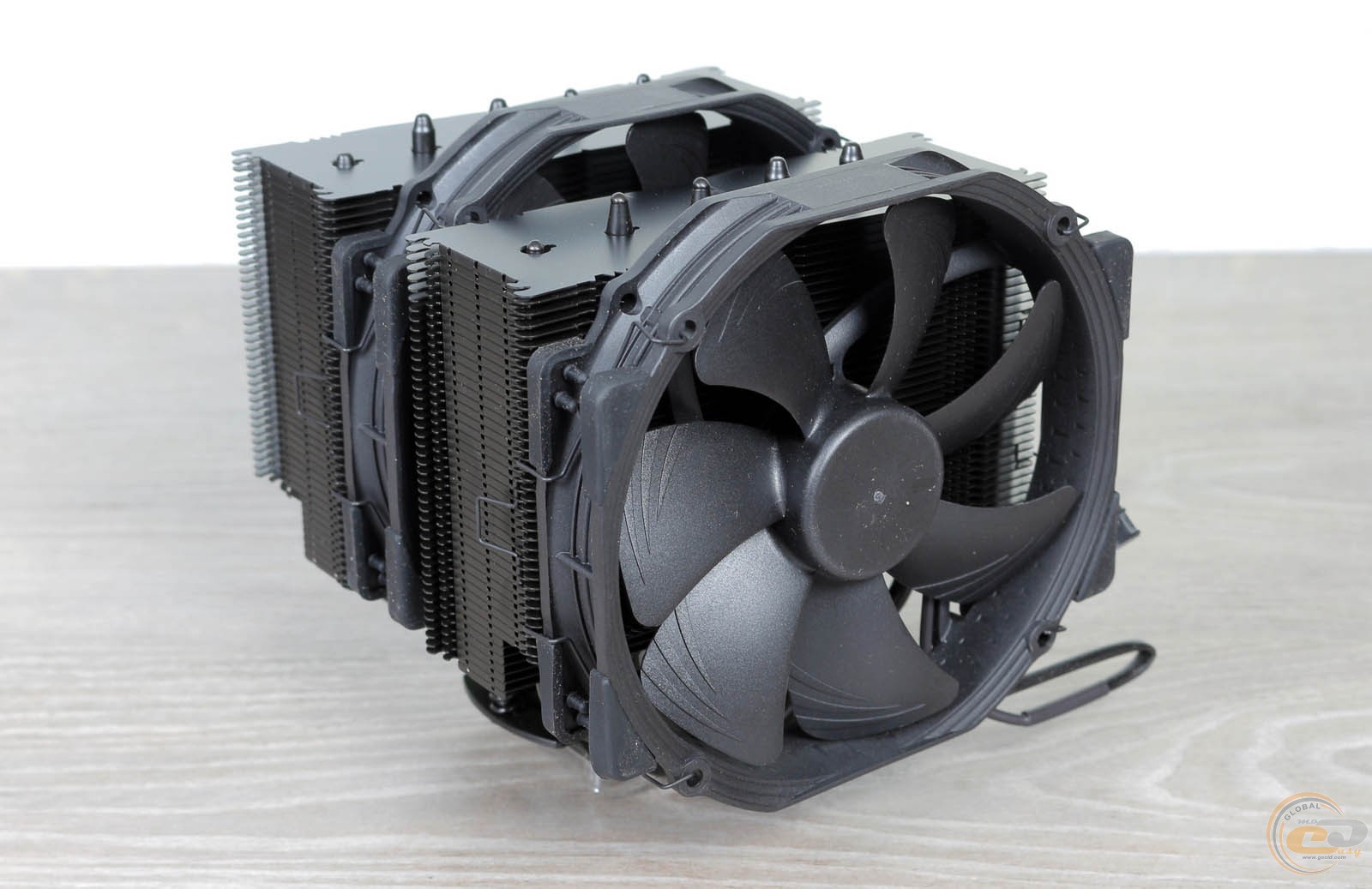 Декоративный кожух для кулера Noctua NA-HC2 Chromax Black