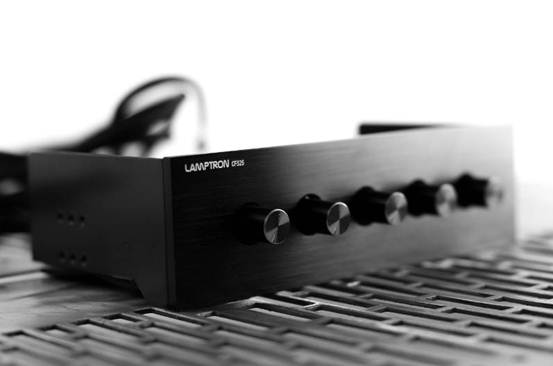 Контроллер вентиляторов Lamptron CF525